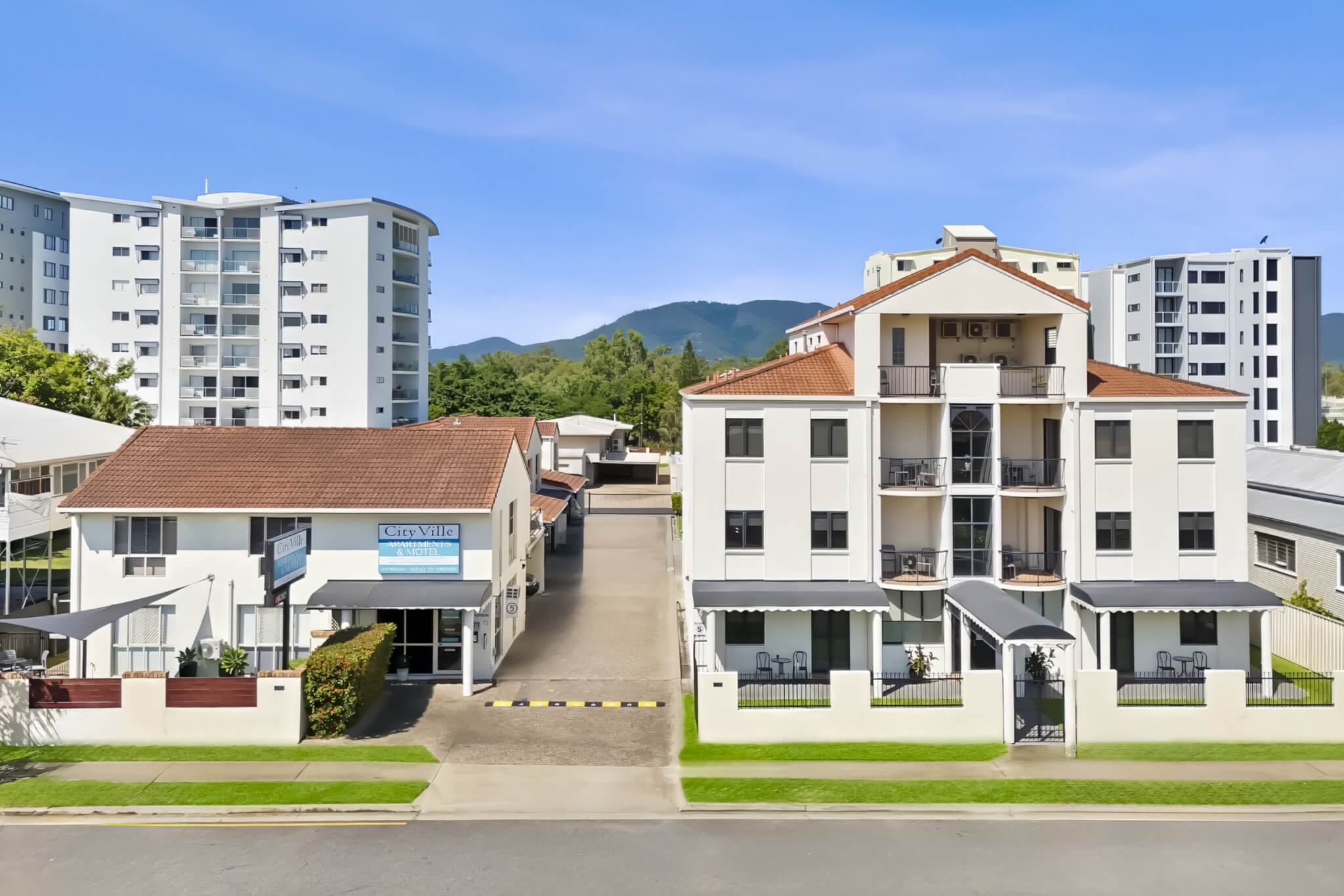 Cityville Apartments & Motel — aerial view of the Rockhampton property