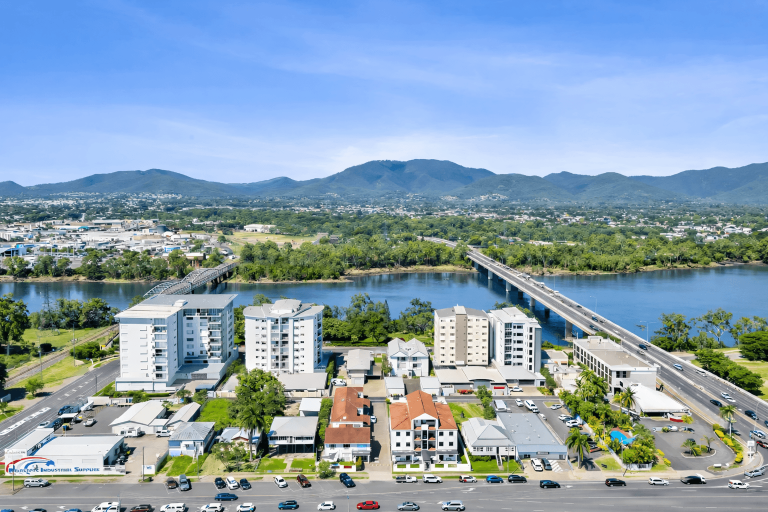 Cityville Apartments & Motel aerial view with the Fitzroy River