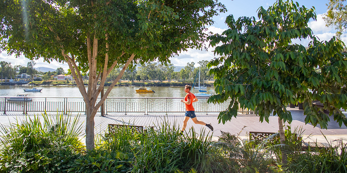 Fitzroy River walk and Quay Street, Rockhampton